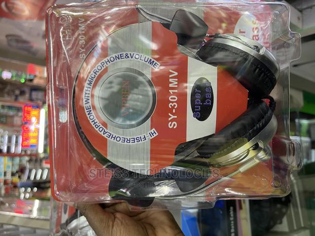 Wired Headphones With Microphone - thumbnail 2