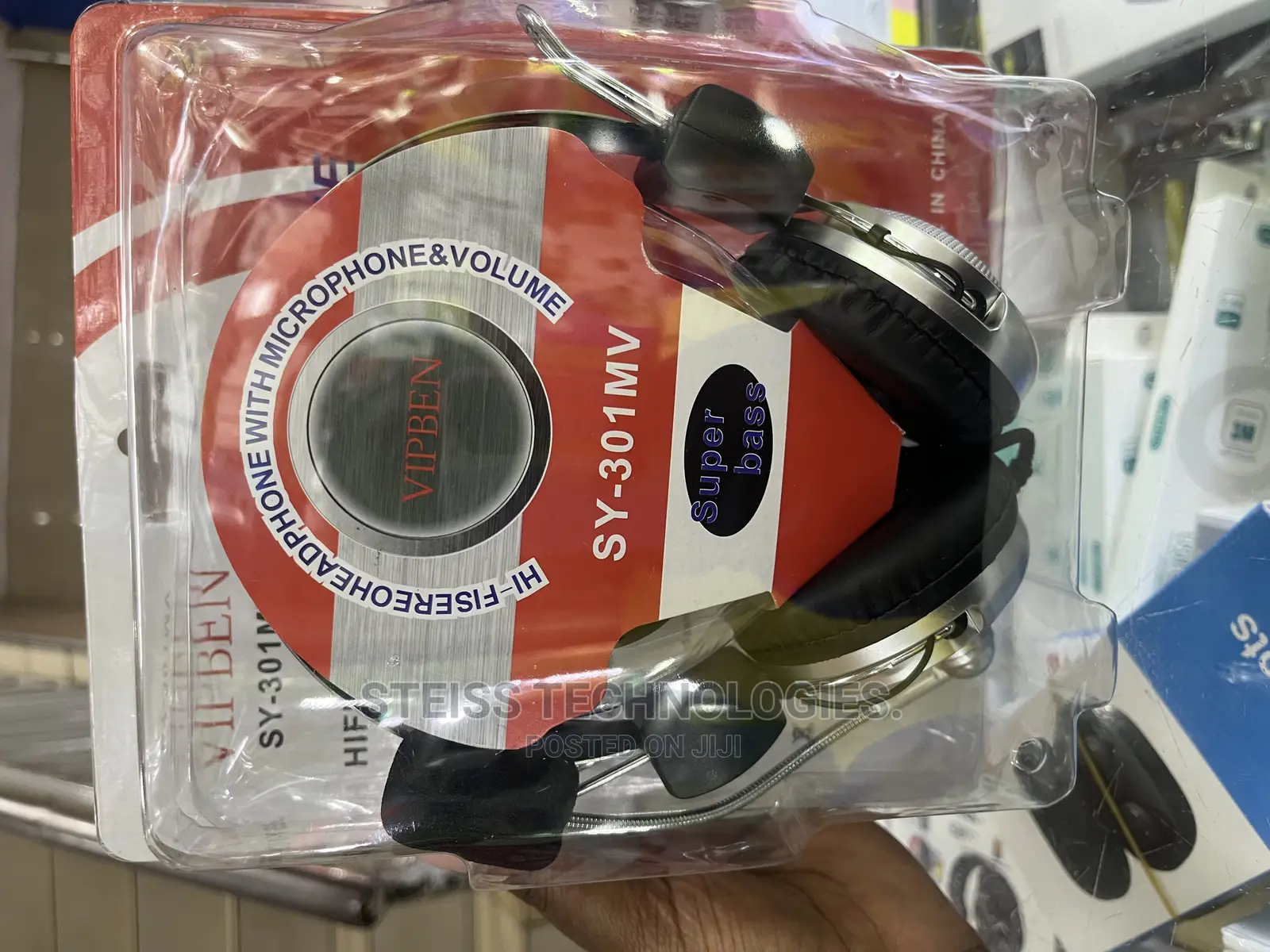Wired Headphones With Microphone
