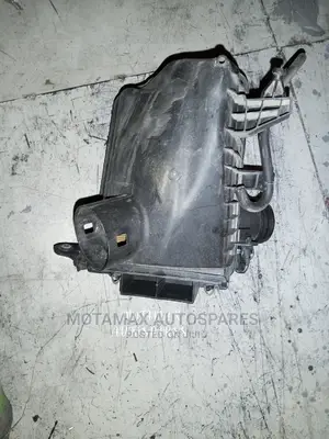 Nissan X-Trail NT31 Air Cleaner Housing