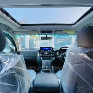 Toyota Land Cruiser Prado 2022 Silver