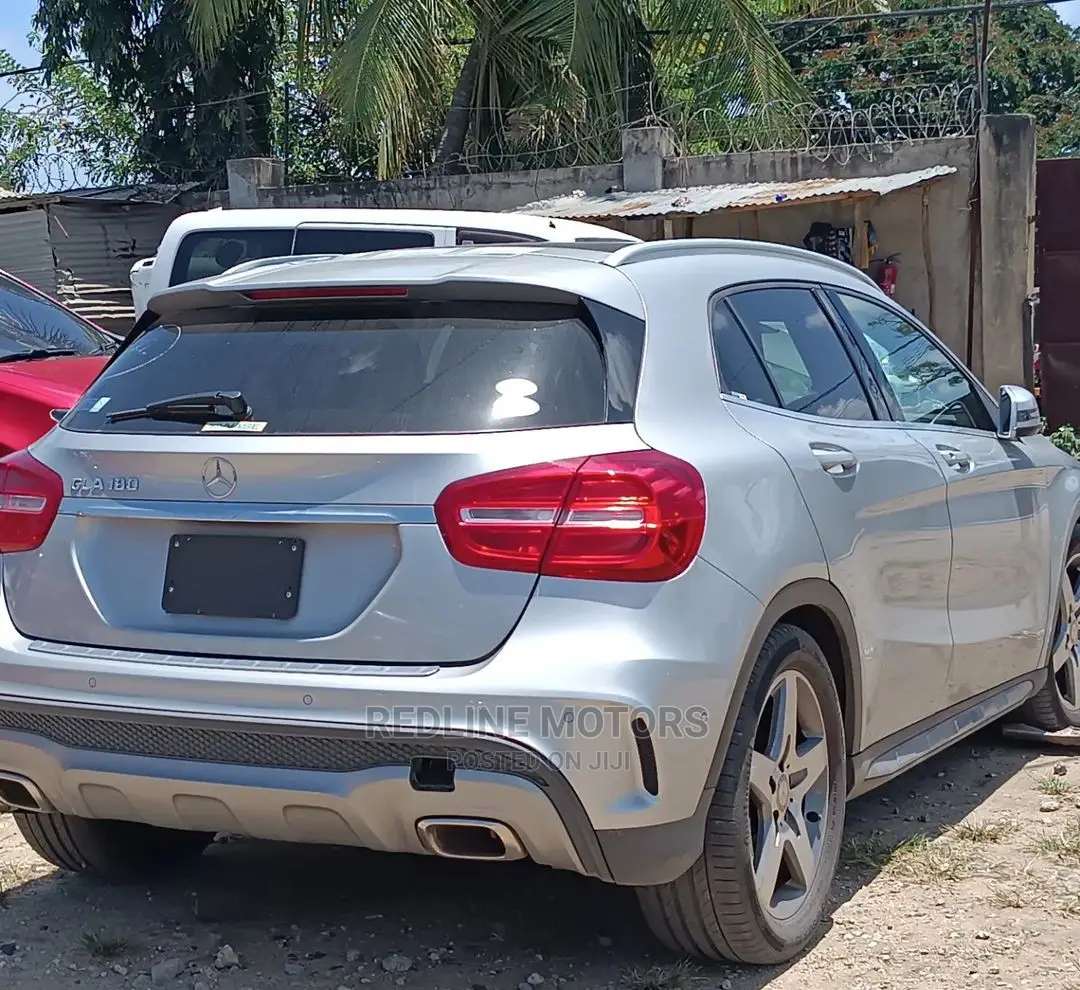 Mercedes-Benz GLA 250 2016 Silver