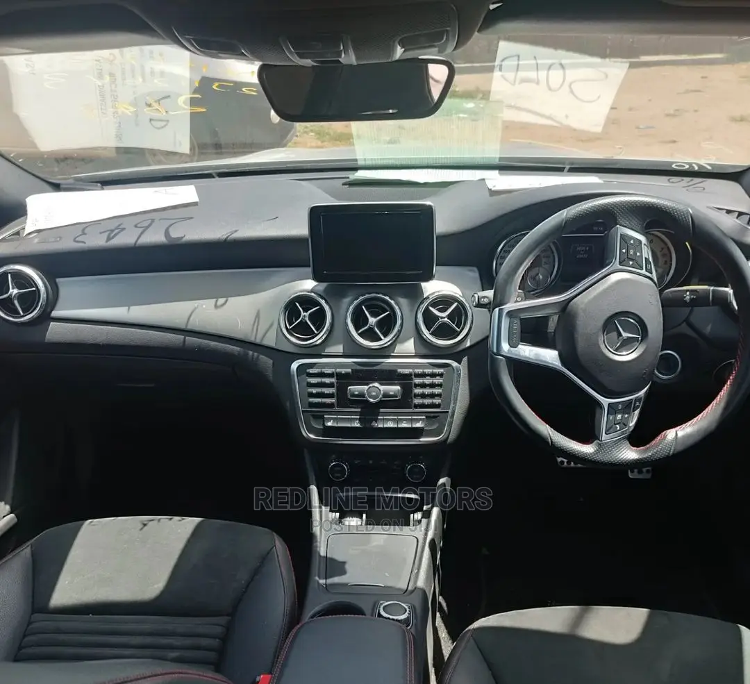 Mercedes-Benz GLA 250 2016 Silver