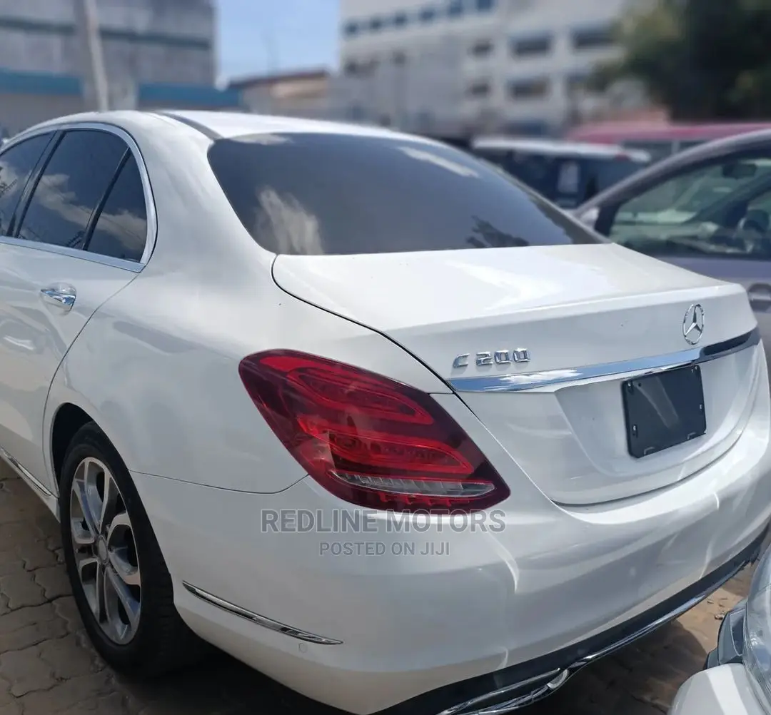 Mercedes-Benz C200 2017 Pearl
