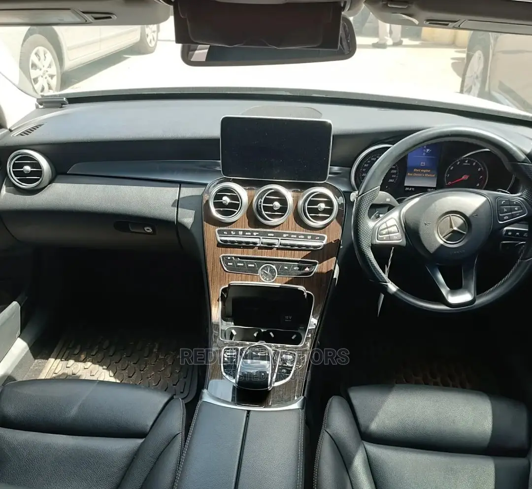 Mercedes-Benz C200 2017 Pearl