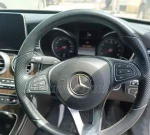 Mercedes-Benz C200 2017 Pearl