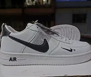 Nike Shoe - Size 40