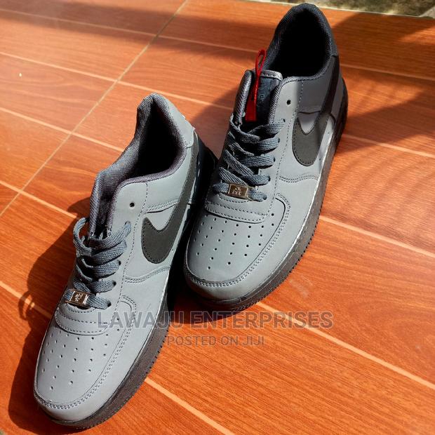 Nike Sneakers - Size 42 - thumbnail 4