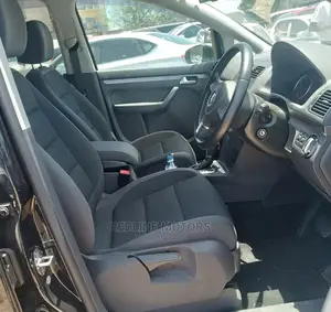 Volkswagen Touran 2016 Black