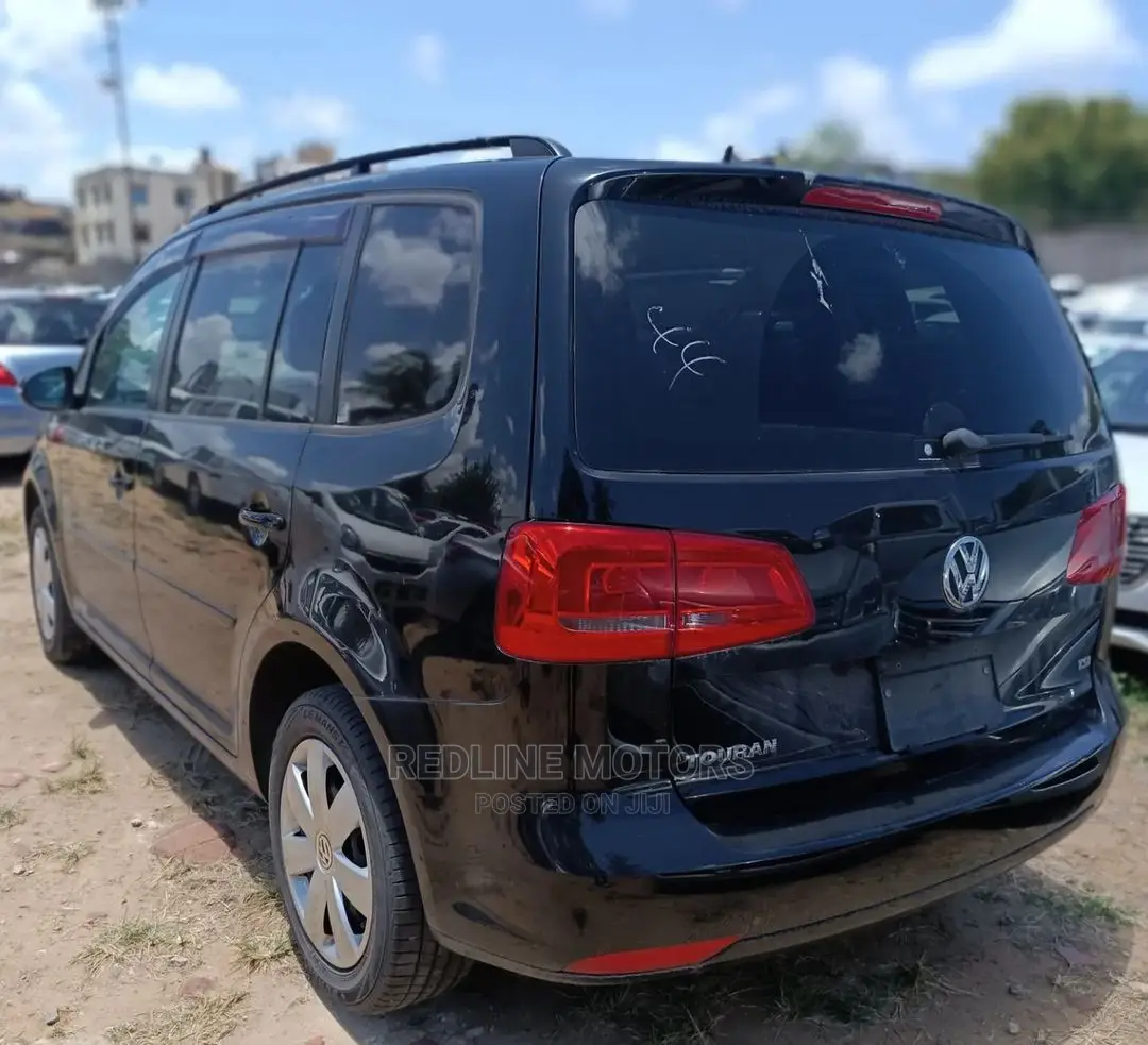 Volkswagen Touran 2016 Black