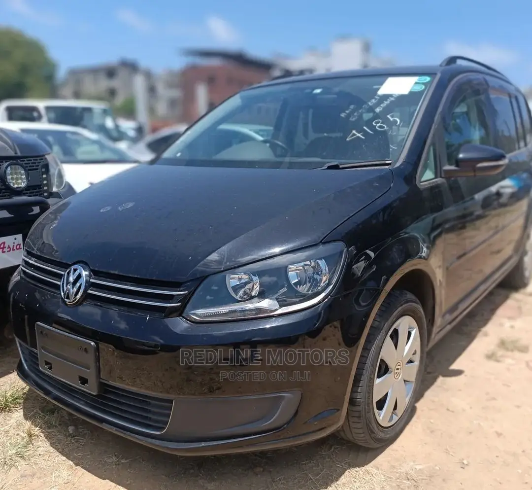 Volkswagen Touran 2016 Black