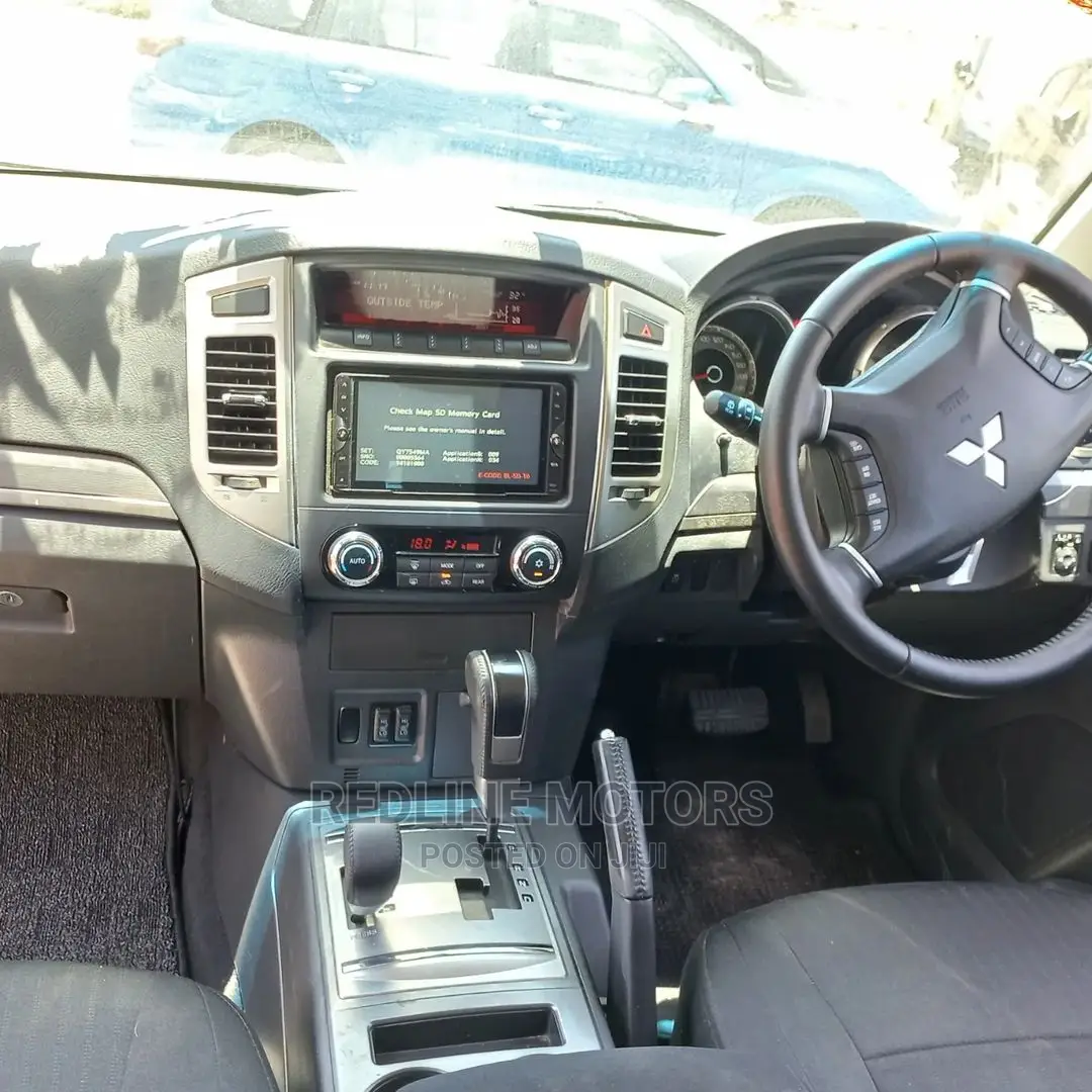 Mitsubishi Pajero 2017 Gray