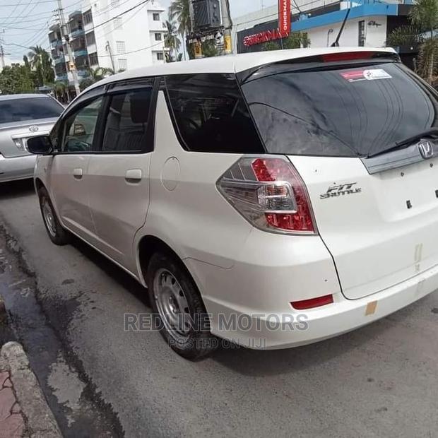 Honda Fit Shuttle 1.5 G 2WD 2016 Pearl - thumbnail 5