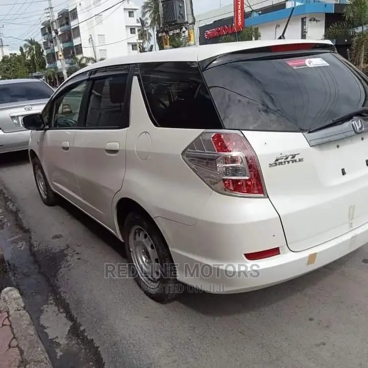 Honda Fit Shuttle 1.5 G 2WD 2016 Pearl