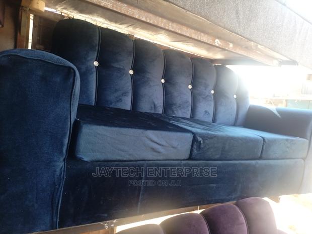 New 3 Seater Sofa - thumbnail 4
