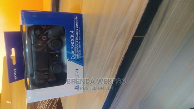 Sony PS4 Wireless Controller - thumbnail 4