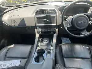 Jaguar F-Pace 2017 Black