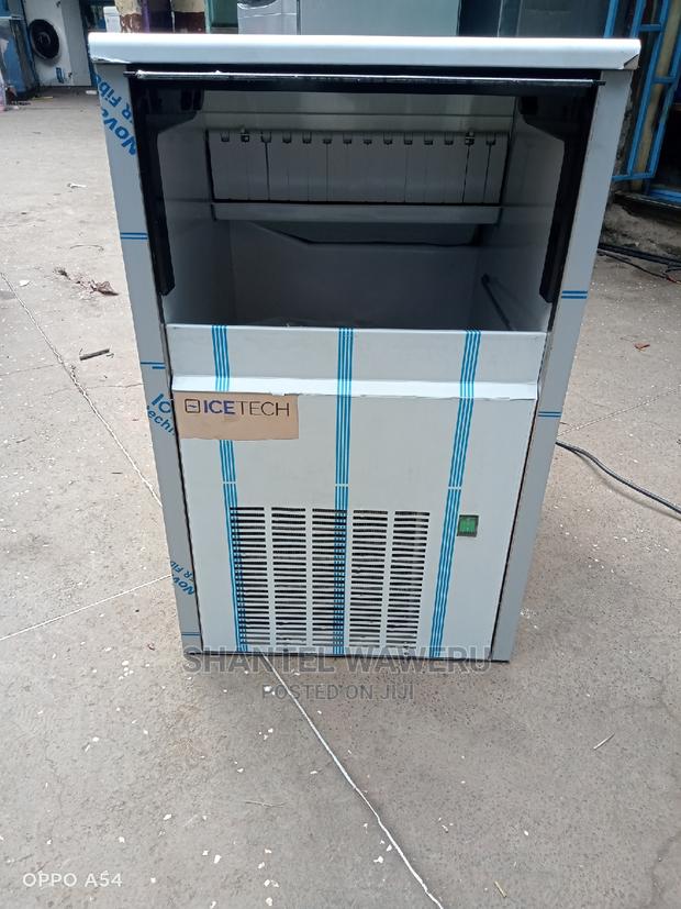 Commercial Ice Cube Maker
