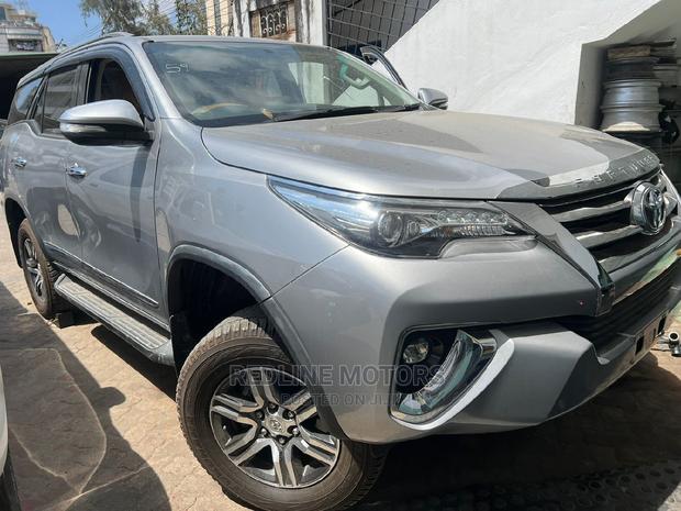 Toyota Fortuner 2016 Silver