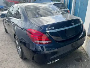 Mercedes-Benz C200 2017 Gray