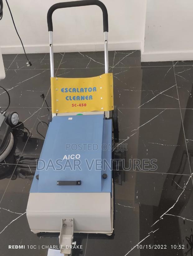Escalator Cleaner - main view