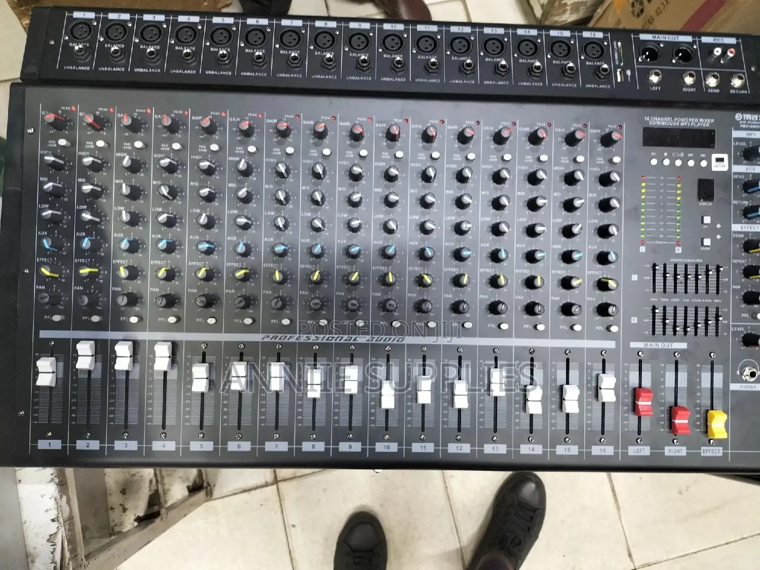 16ch Max Powered Mixer 2500W