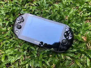 Ps Vita Slim, Chipped
