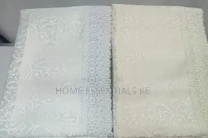150*220cm Table Cloth Polyester Jacquard
Cream and White*
