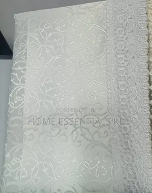 150*220cm Table Cloth Polyester Jacquard
Cream and White*