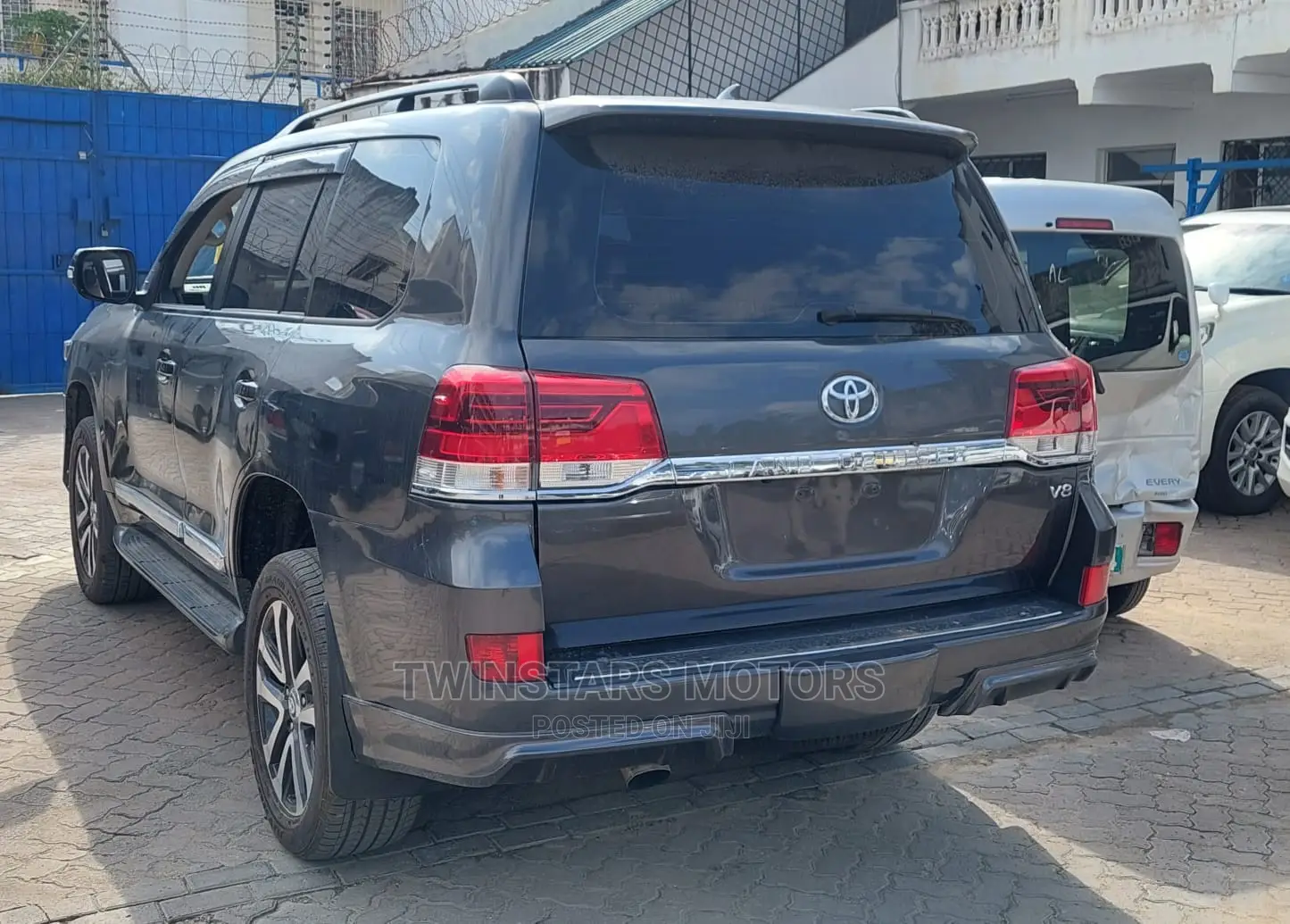 Toyota Land Cruiser 4.5 V8 DSL 2015 Gray