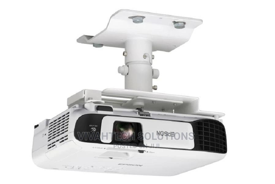 Epson EBS31 Versatile Projector 3200 Lumens in Nairobi Central TV
