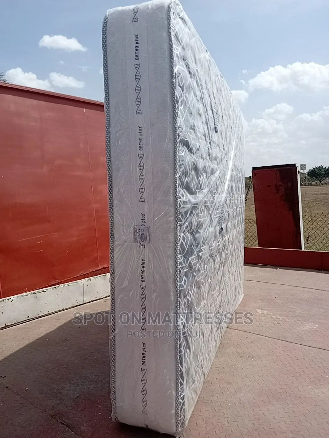 X-Mas Offer Orthopaedic Spring Mattress 10inch Thick.