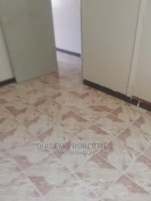 Commercial 5 Bedroom Maissionette to Let