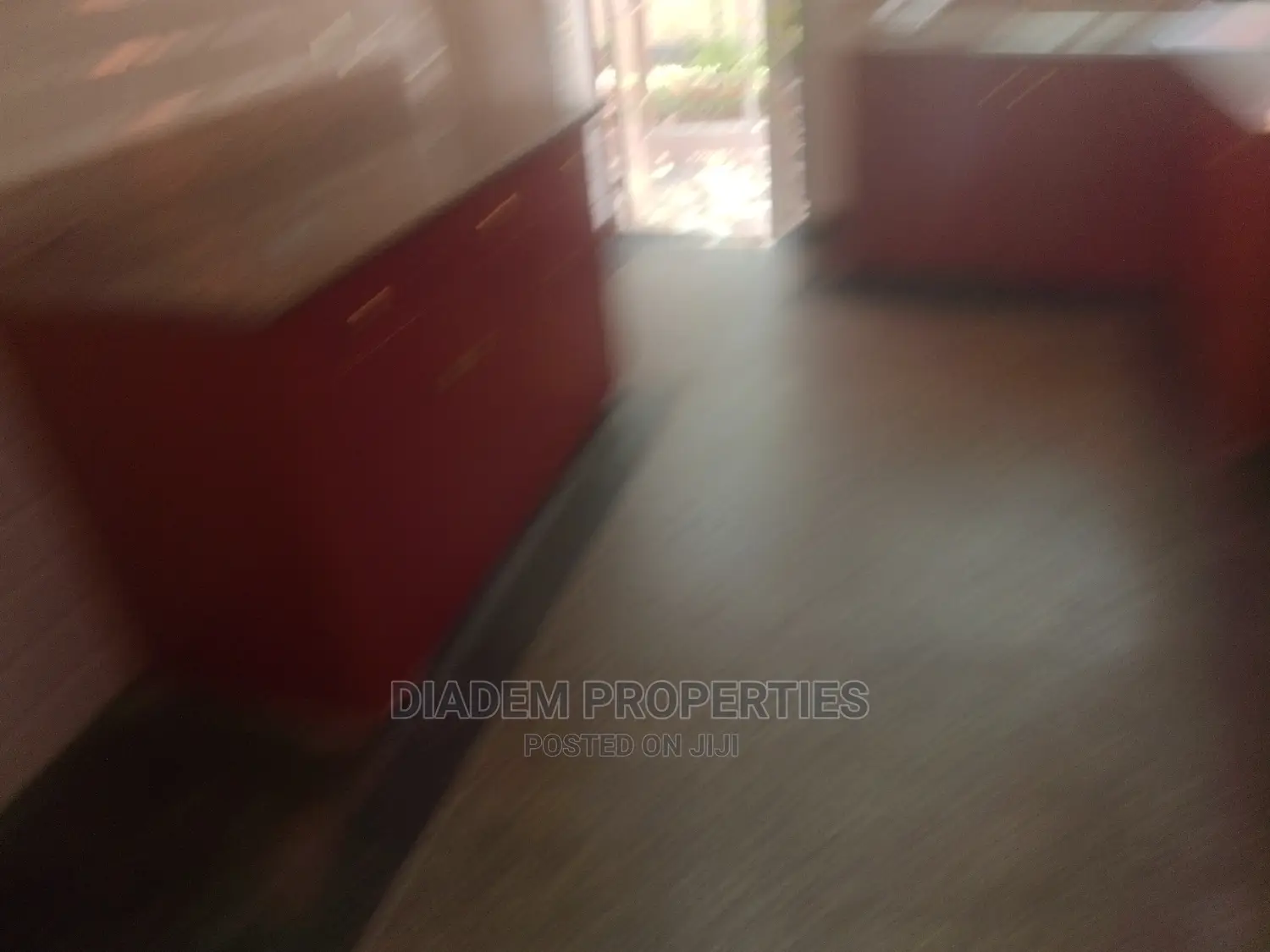 Commercial 5 Bedroom Maissionette to Let