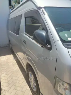 Toyota HiAce 2015 Silver