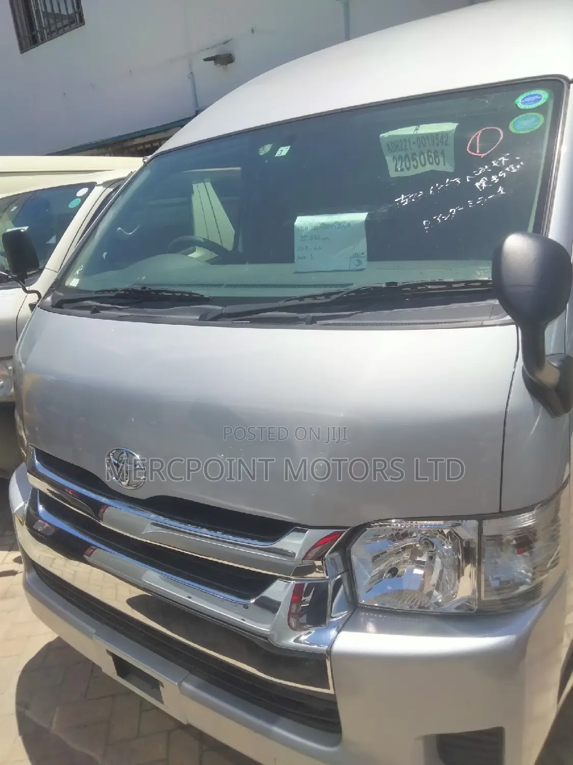 Toyota HiAce 2015 Silver