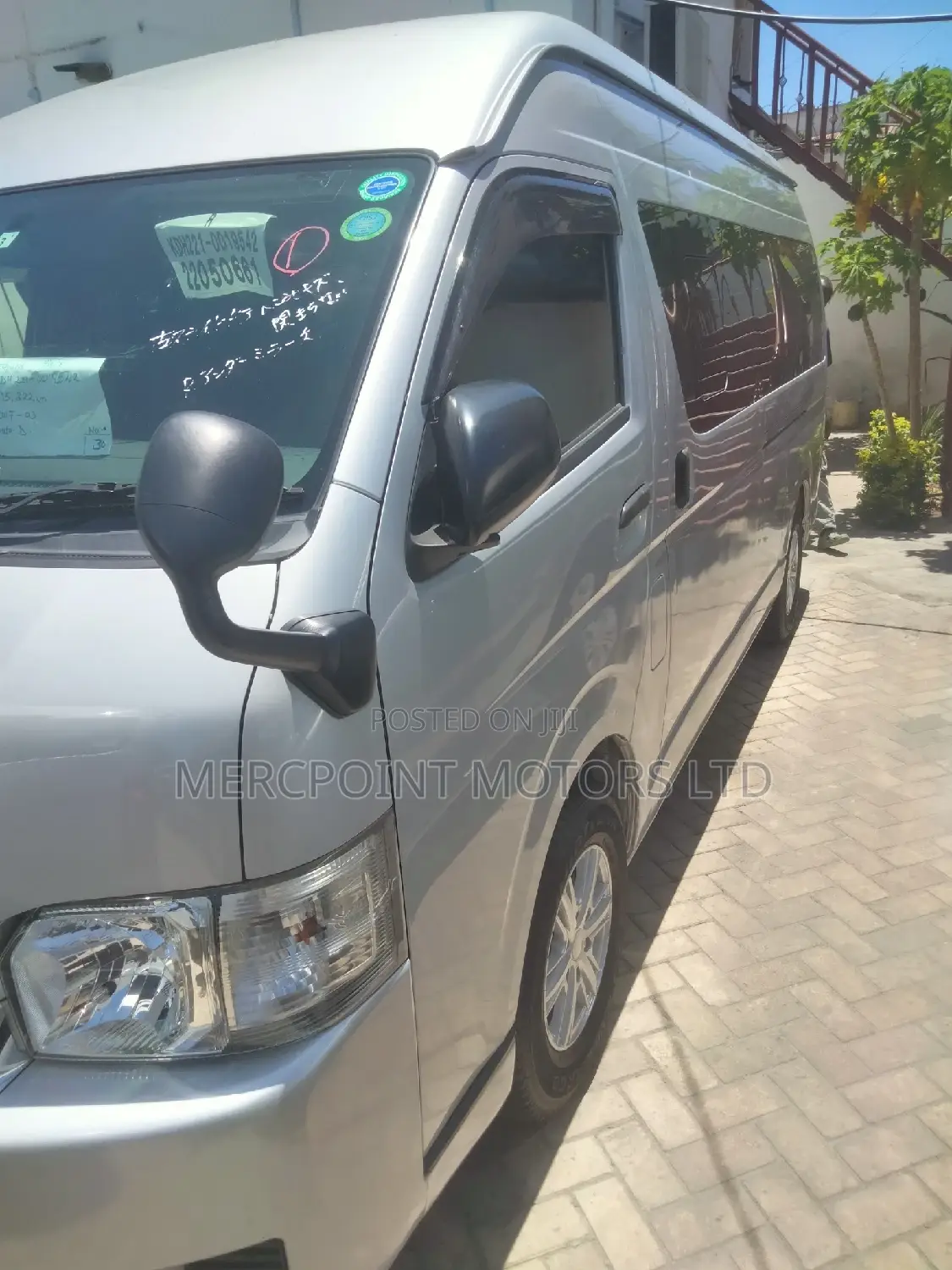 Toyota HiAce 2015 Silver