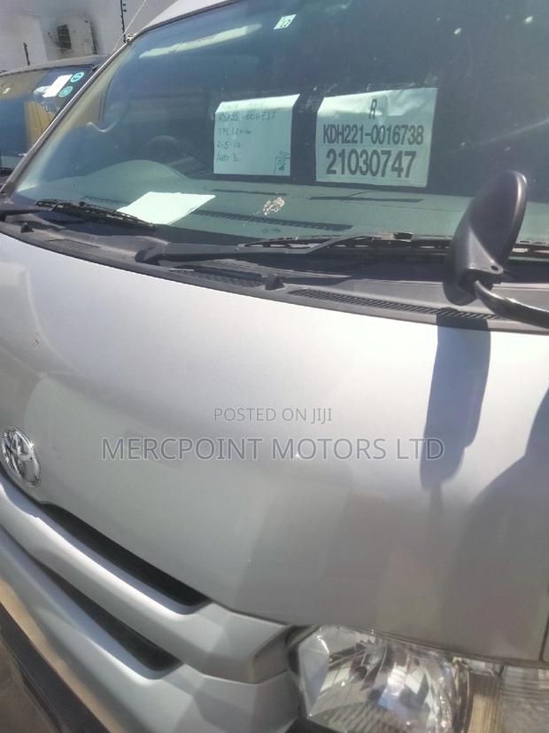 Toyota HiAce 2015 Silver - thumbnail 9