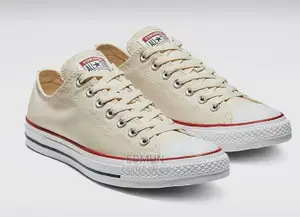 Biege Converse All Stars