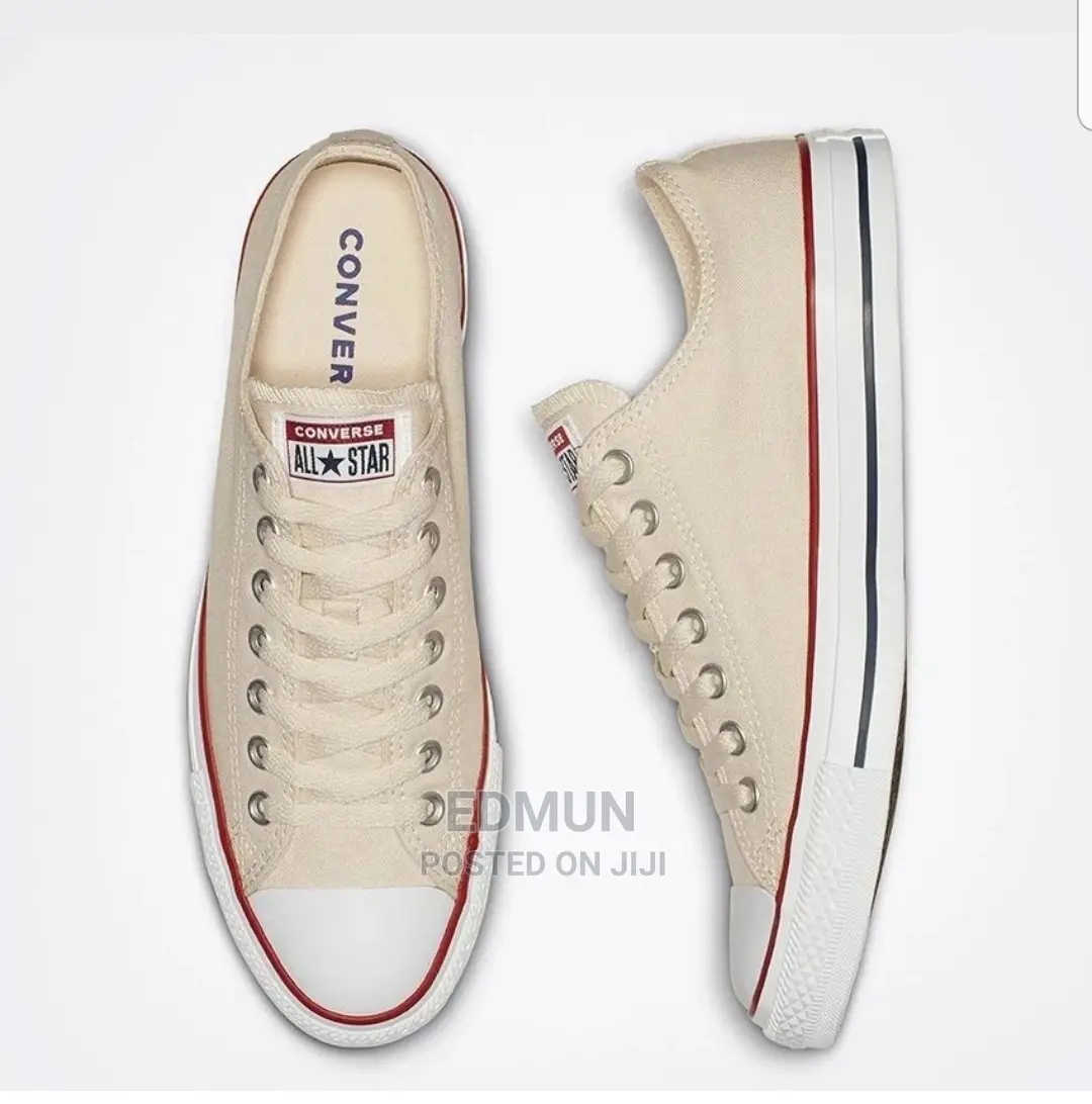Biege Converse All Stars