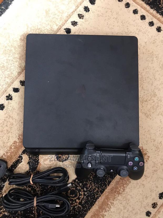 Slim Ps4, Ex Japan  - thumbnail 2