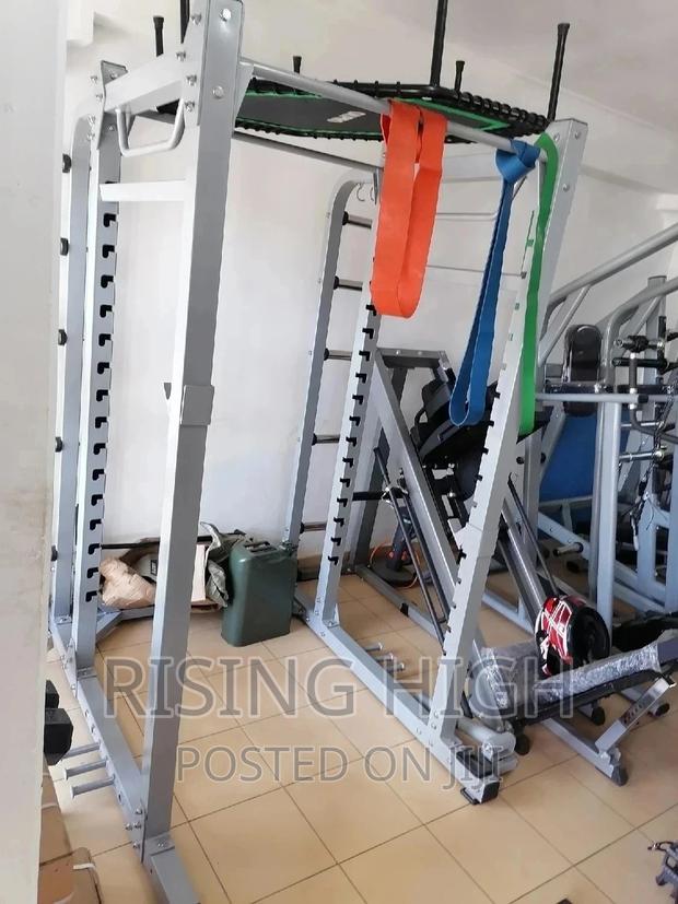 Quality Heavy-Duty Commercial Power Rack - thumbnail 2