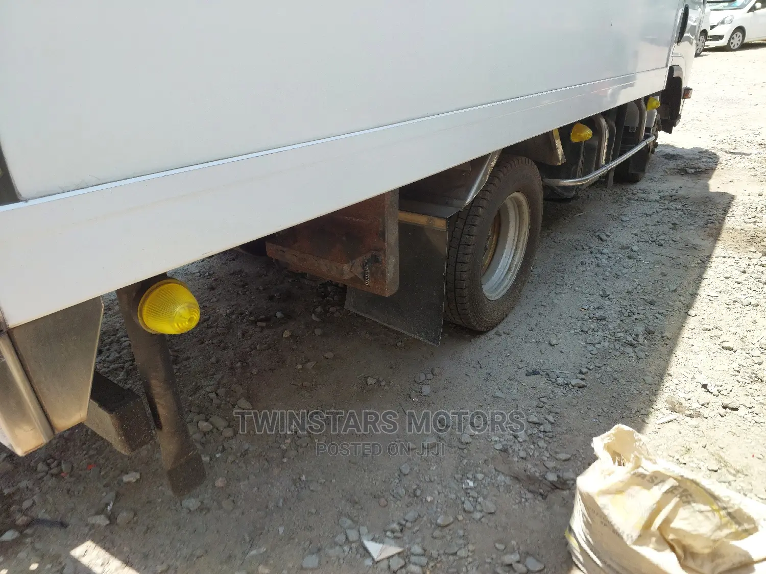 Isuzu Refrigarated Body