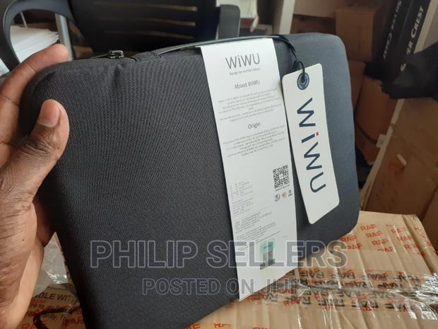 Wiwu Pilot Water Resistant High-Capacity Laptop Sleeve for M