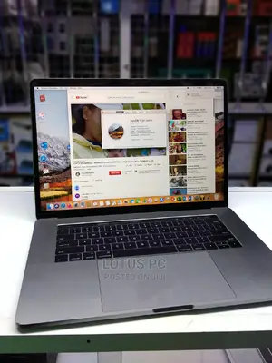 Laptop Apple MacBook Pro 2017 16GB Intel Core I7 SSD 512GB