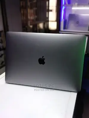 Laptop Apple MacBook Pro 2017 16GB Intel Core I7 SSD 512GB