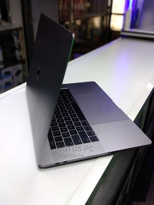 Laptop Apple MacBook Pro 2017 16GB Intel Core I7 SSD 512GB - thumbnail 3