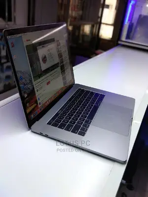 Laptop Apple MacBook 2017 16GB Intel Core I7 SSD 512GB
