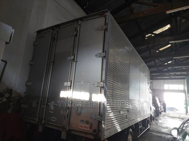 Isuzu Elfu Long Chasis Closed Body - thumbnail 5