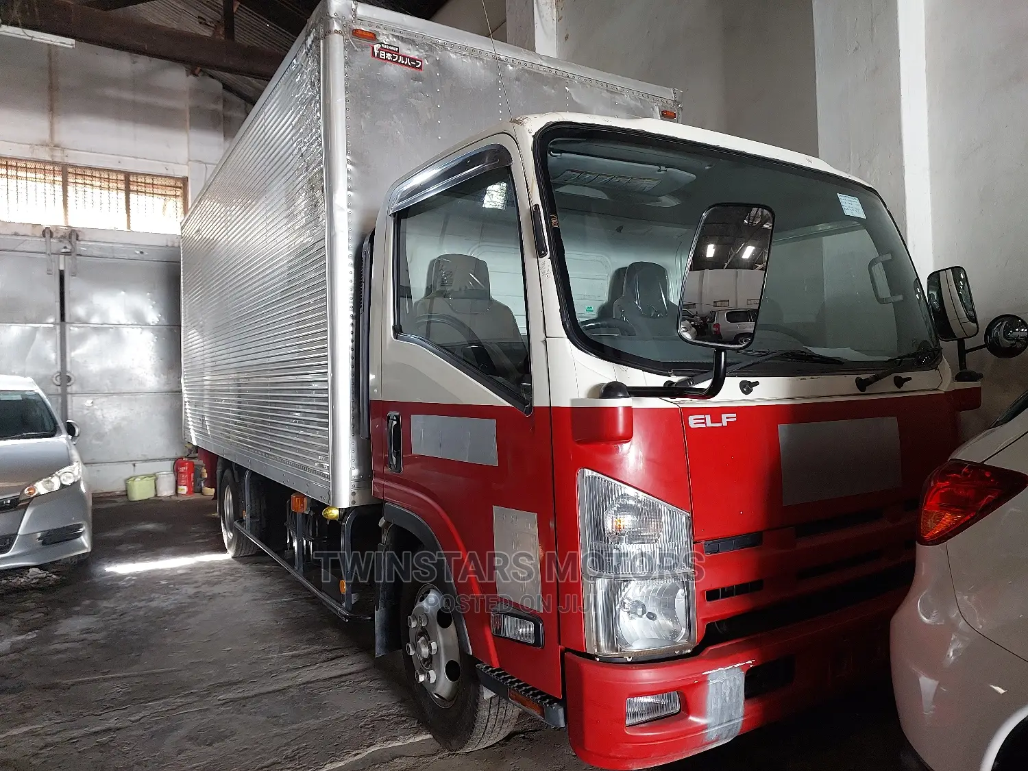 Isuzu Elfu Long Chasis Closed Body