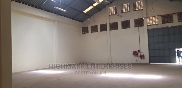 10000 Sq Feet Godown to Let - thumbnail 3